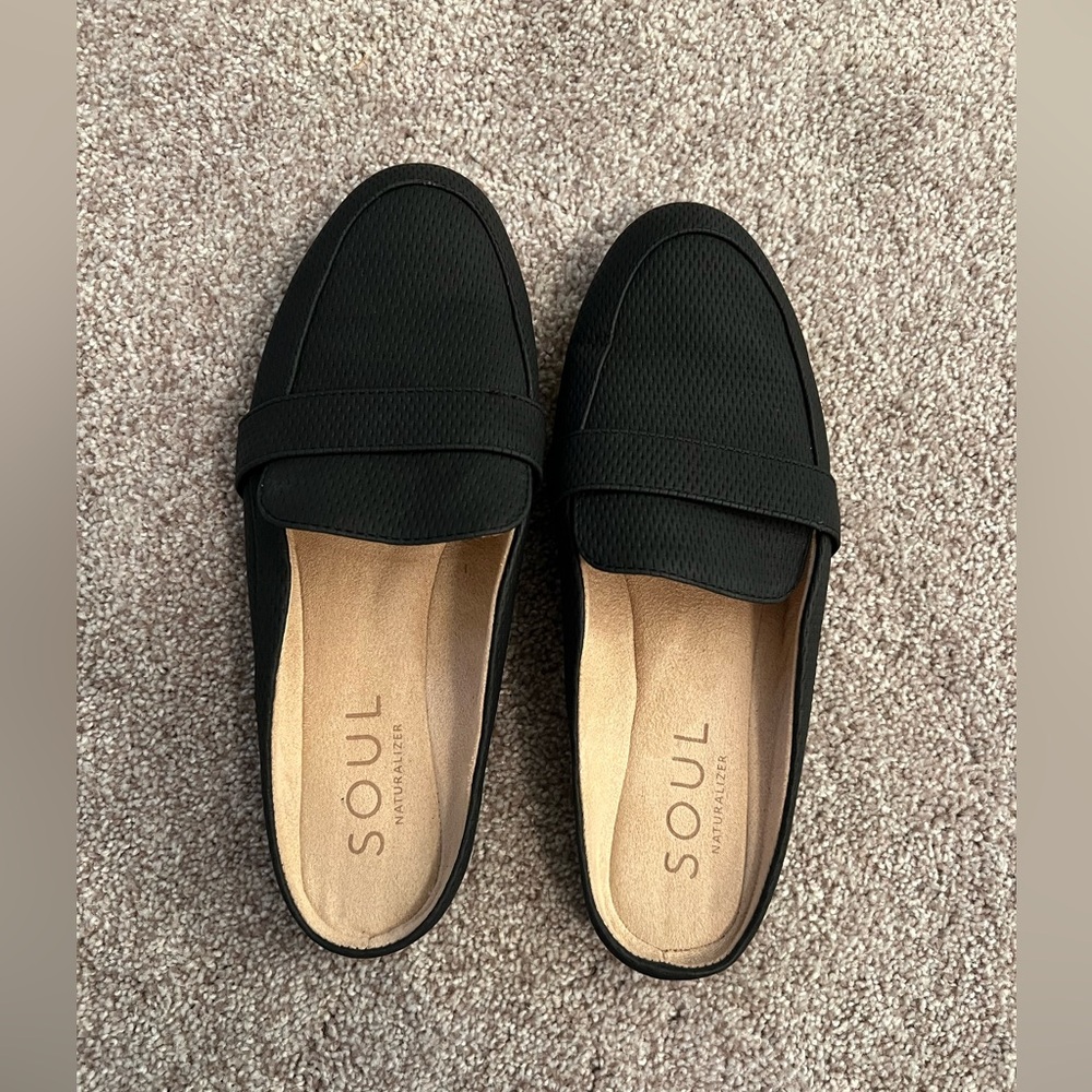 SOUL Naturalizer Women’s Classic Black Slip-Ons